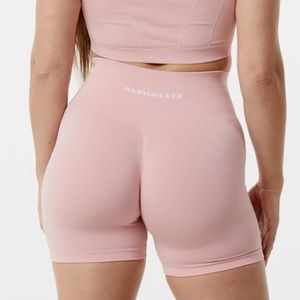 Alphalete Amplify Shorts in Blossom